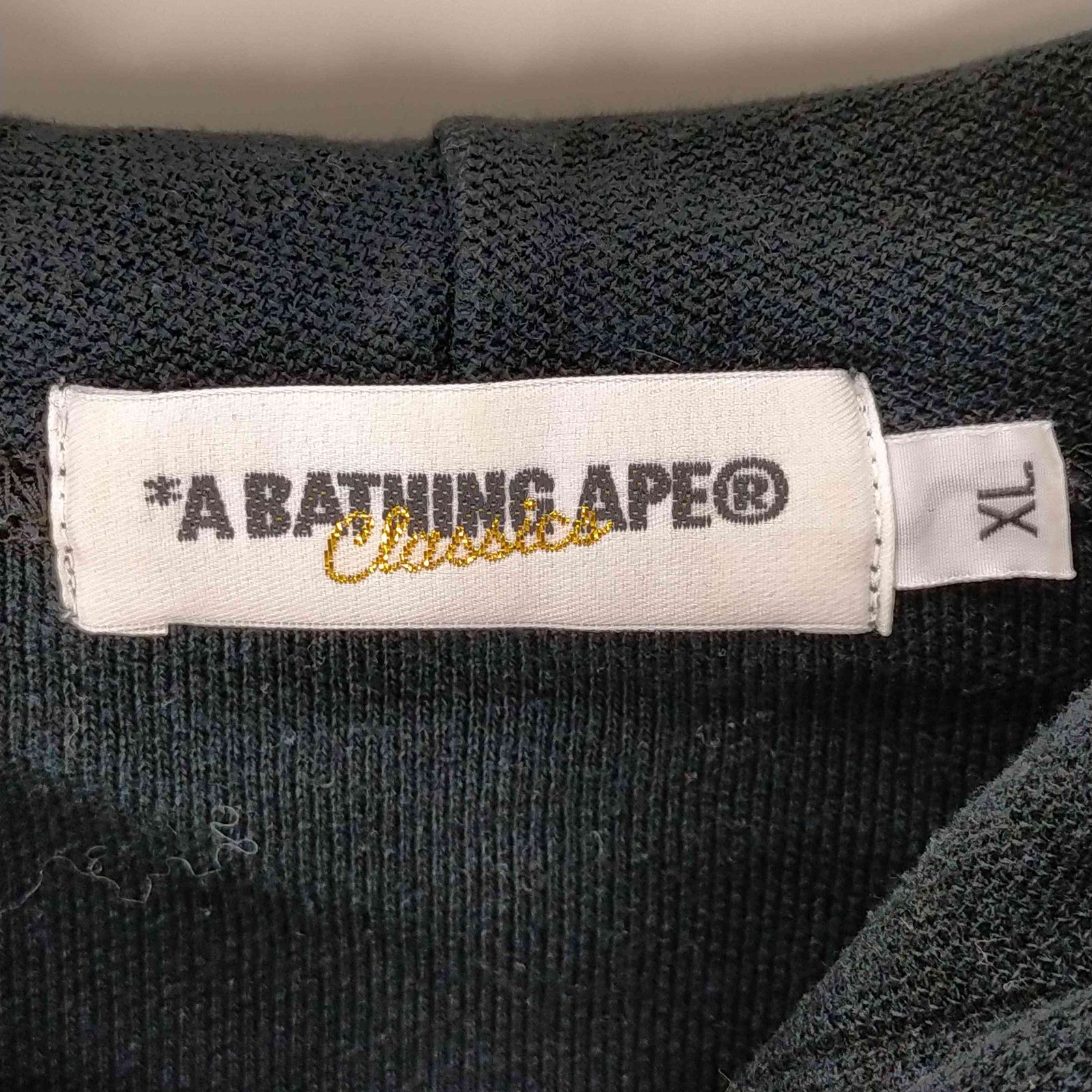 アベイシングエイプ A BATHING APE ワンポイントロゴ刺繍 ジップ 