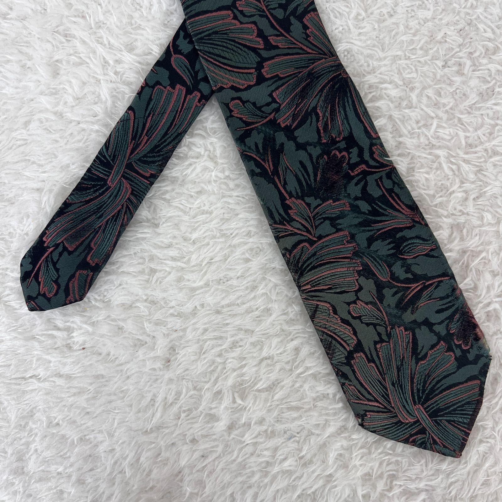 2931 【極美品】 バレンシアガ ネクタイ 総柄 植物柄 ボタニカル 訳アリ》BALENCIAGA (バレンシアガ) シルクネクタイ 総柄