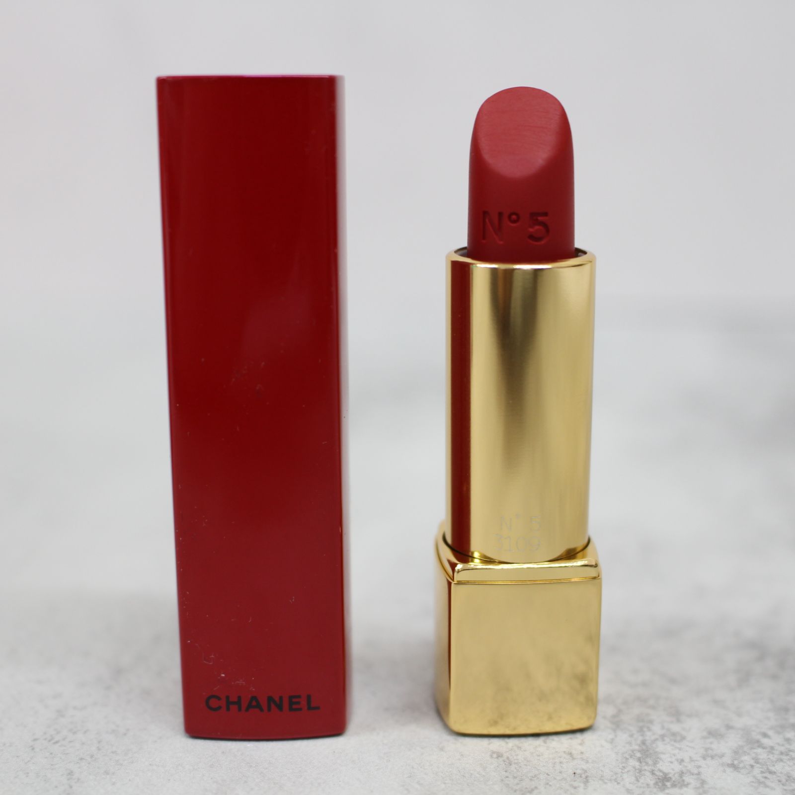 CHANEL No.5 ROUGE ALLURE VELVET シャネル CHANEL ROUGE ALLURE VELVET Luminous Matte Lip Colour