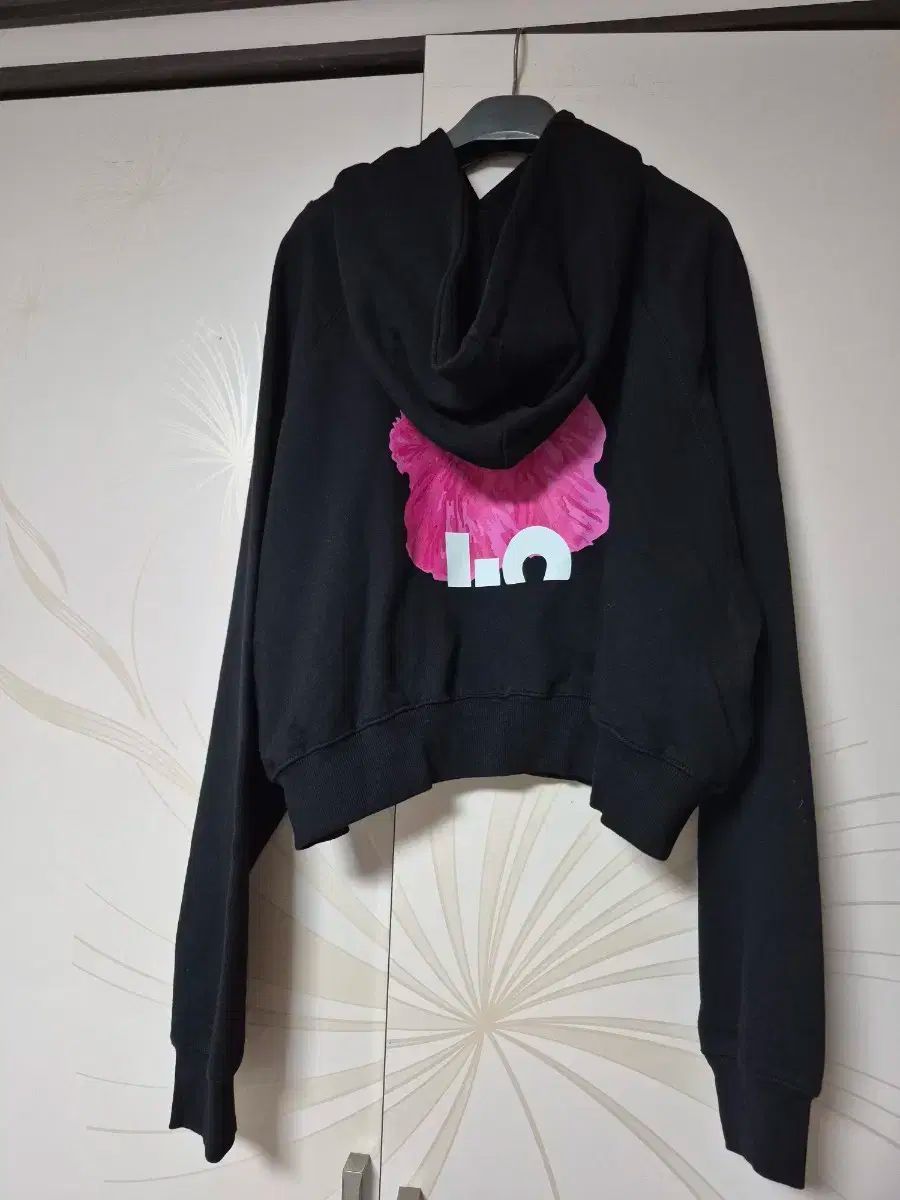  LUCKY ラッキーシュエトゥ 黒 フード付きTシャツ 38 パーカー トップス