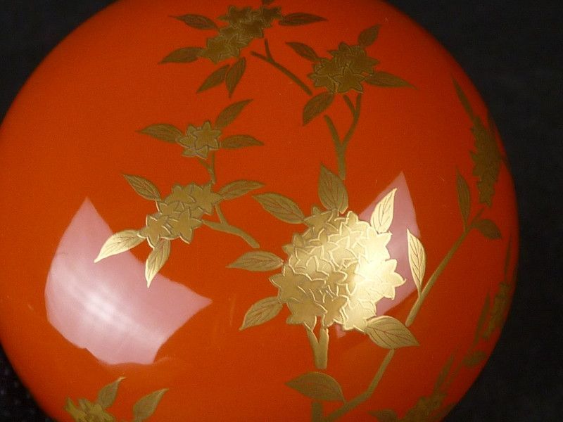井伊宗観好 枇杷に鵆蒔絵