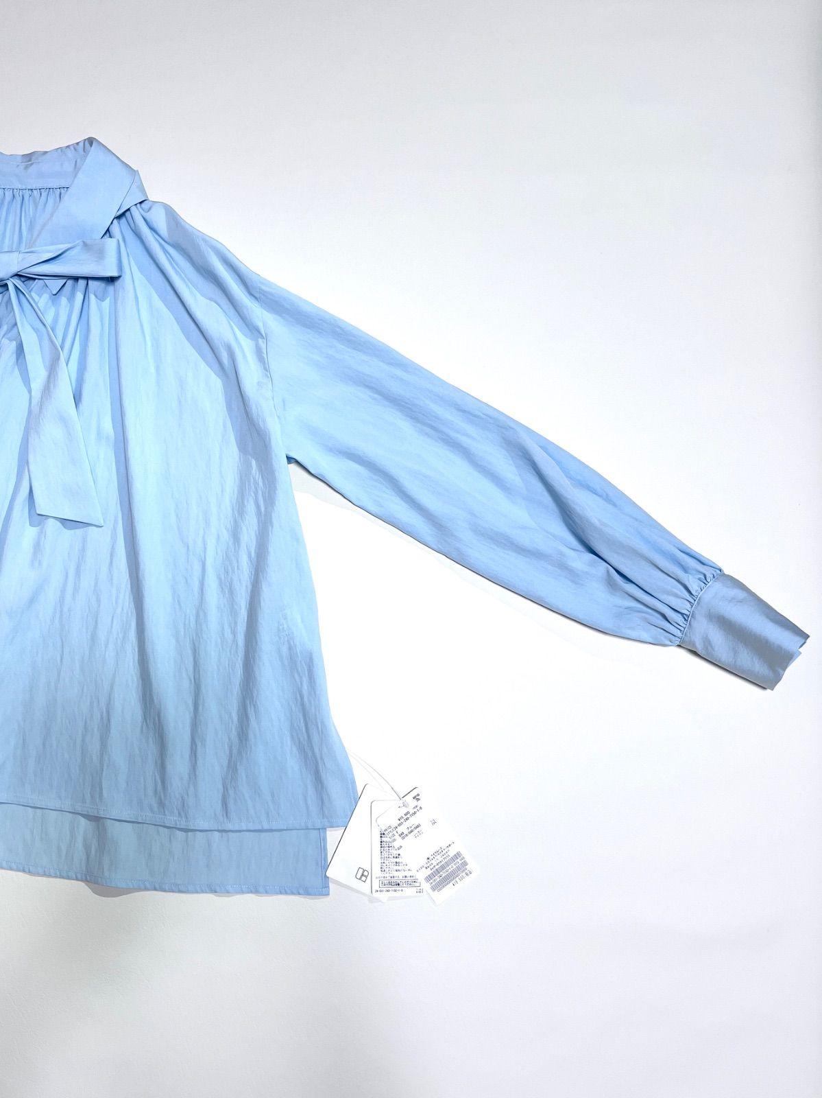 ギャザーボウタイブラウス