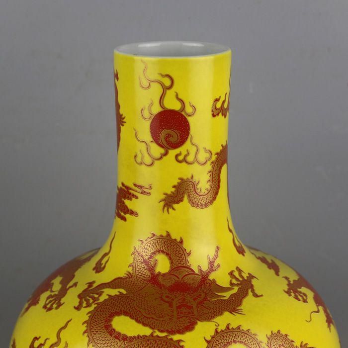 中国美術  パステル蒔絵五龍紋天球瓶  景徳鎮  装飾品 現代工芸品美術品 置物 中国美術 パステル蒔絵五龍紋天球瓶 景徳鎮 装飾品 現代工芸