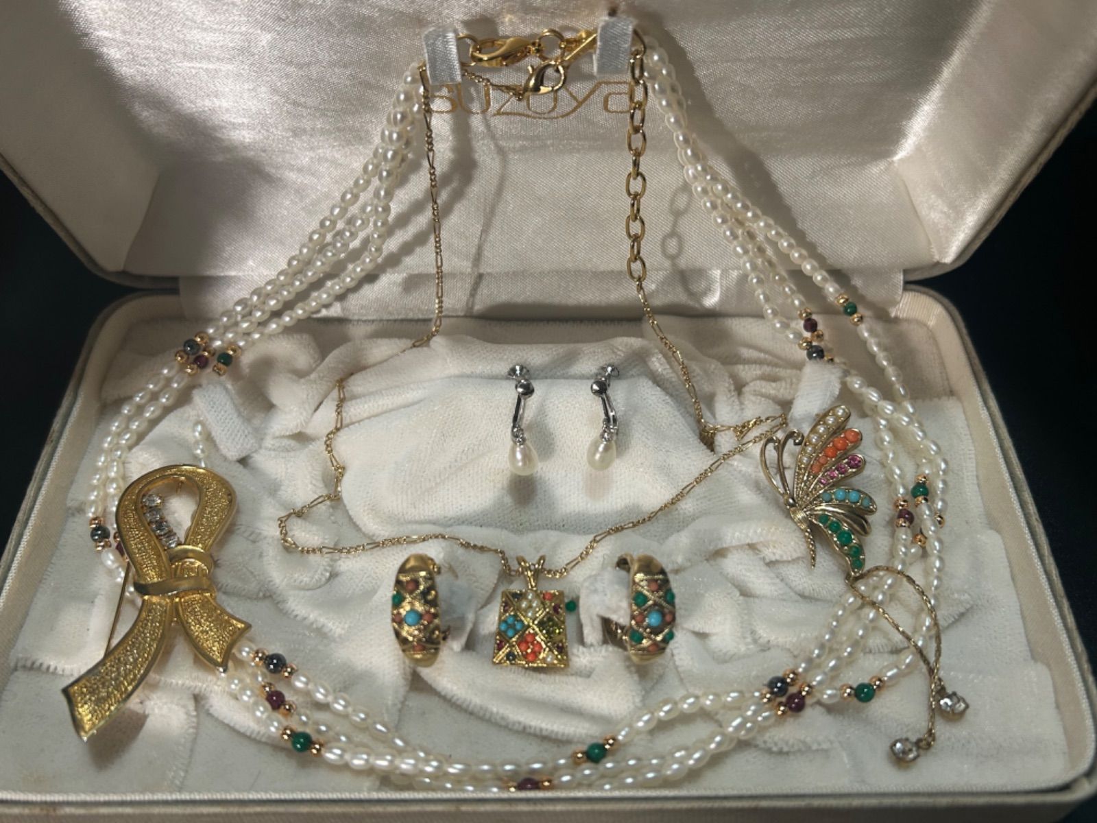 遺品整理 生前整理 アクセサリーまとめ売り 大量 ブローチ ネックレス