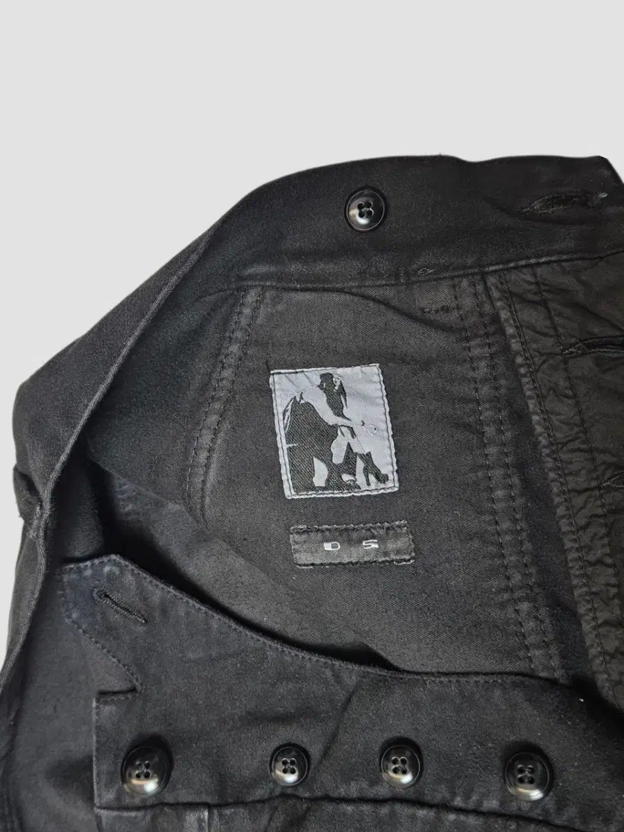 Thom Browne(トム・ブラウン) パンツ 出品 THOM BROWNE トムブラウン