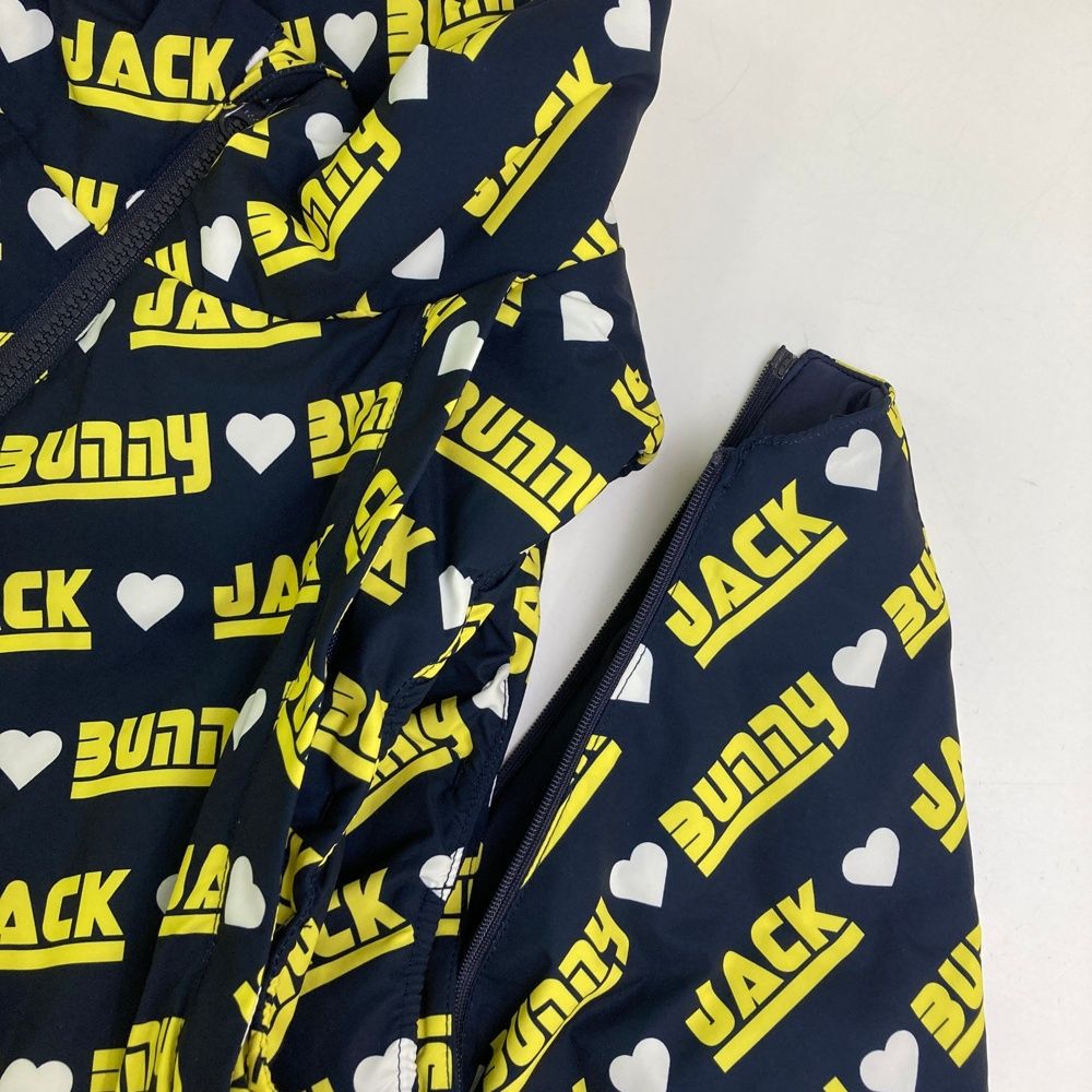 サイズ：0 JACK BUNNY ジャックバニー 2024年モデル 2WAY中綿ジャケット ロゴ総柄 ブラック系 [240101480650] ゴルフウェア レディース ストスト JACK BUNNY ジャックバニー 2024年モデル 2WAY中綿ジャケット