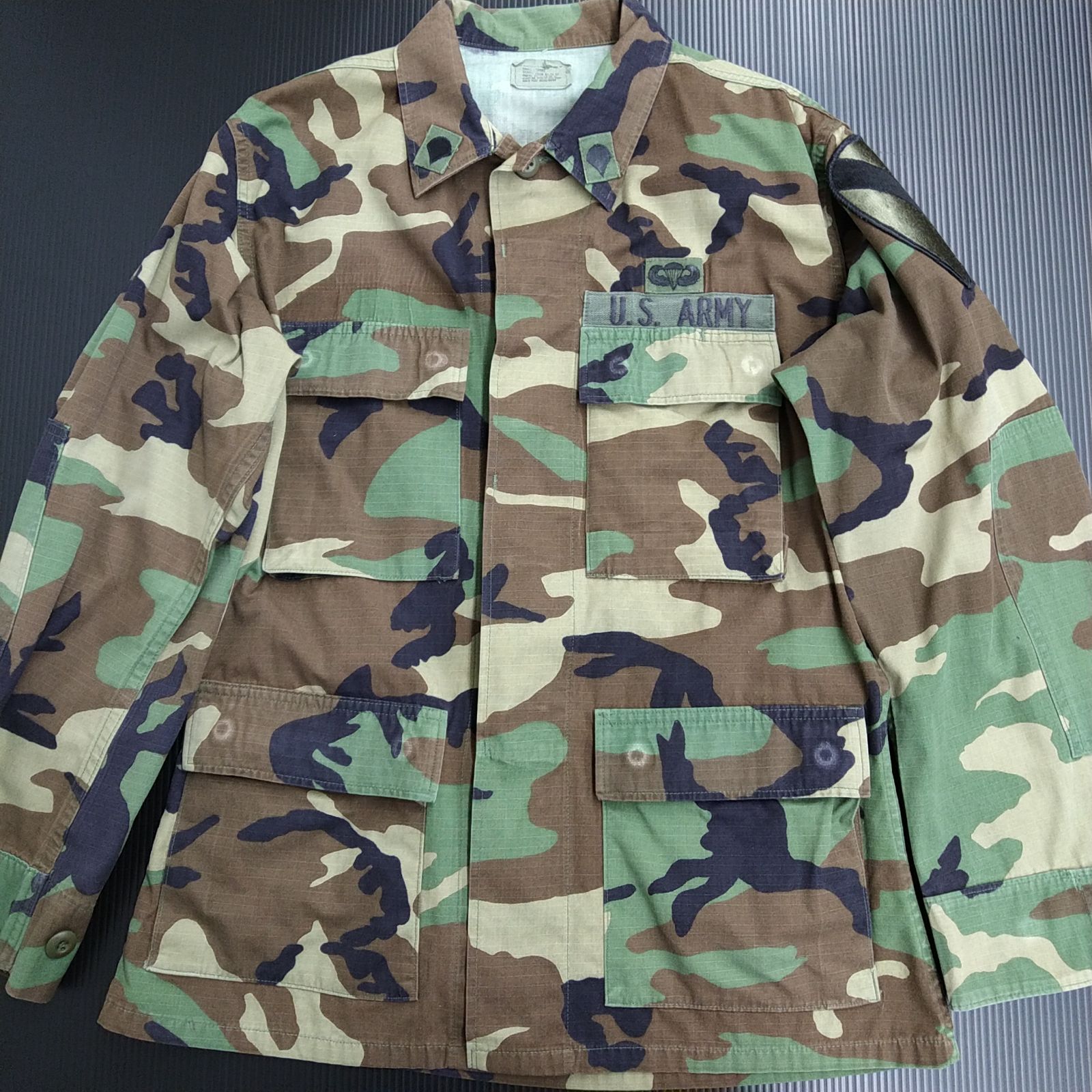 ウッドランドBDU ジャケット 第1騎兵師団 空挺記章 パッチ Sサイズ A41