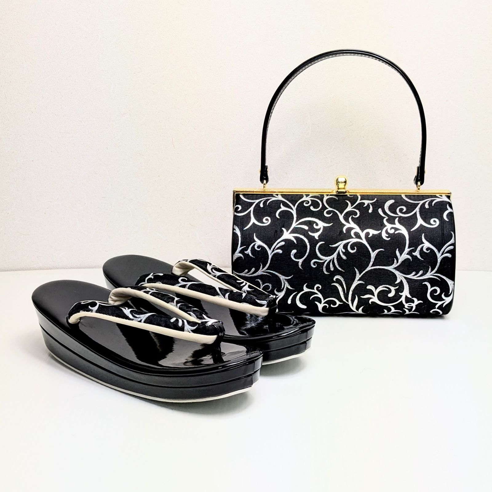 草履バッグセット 帯地 銀彩 唐草 フリーサイズ ブラック×シルバー  