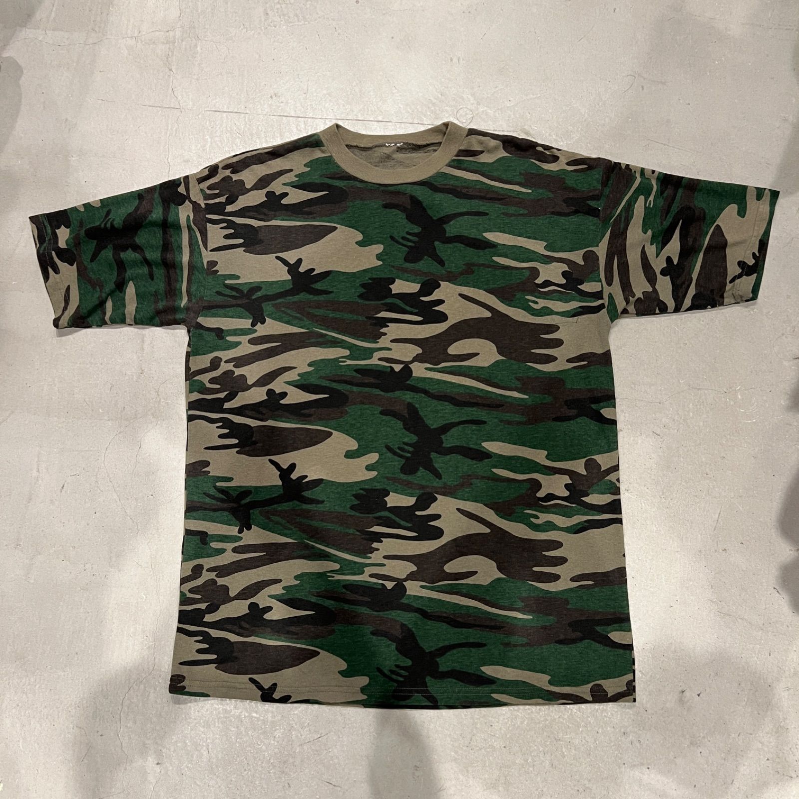 00s ミリタリー カモ柄tシャツ 迷彩 リーフ カモ - メルカリ