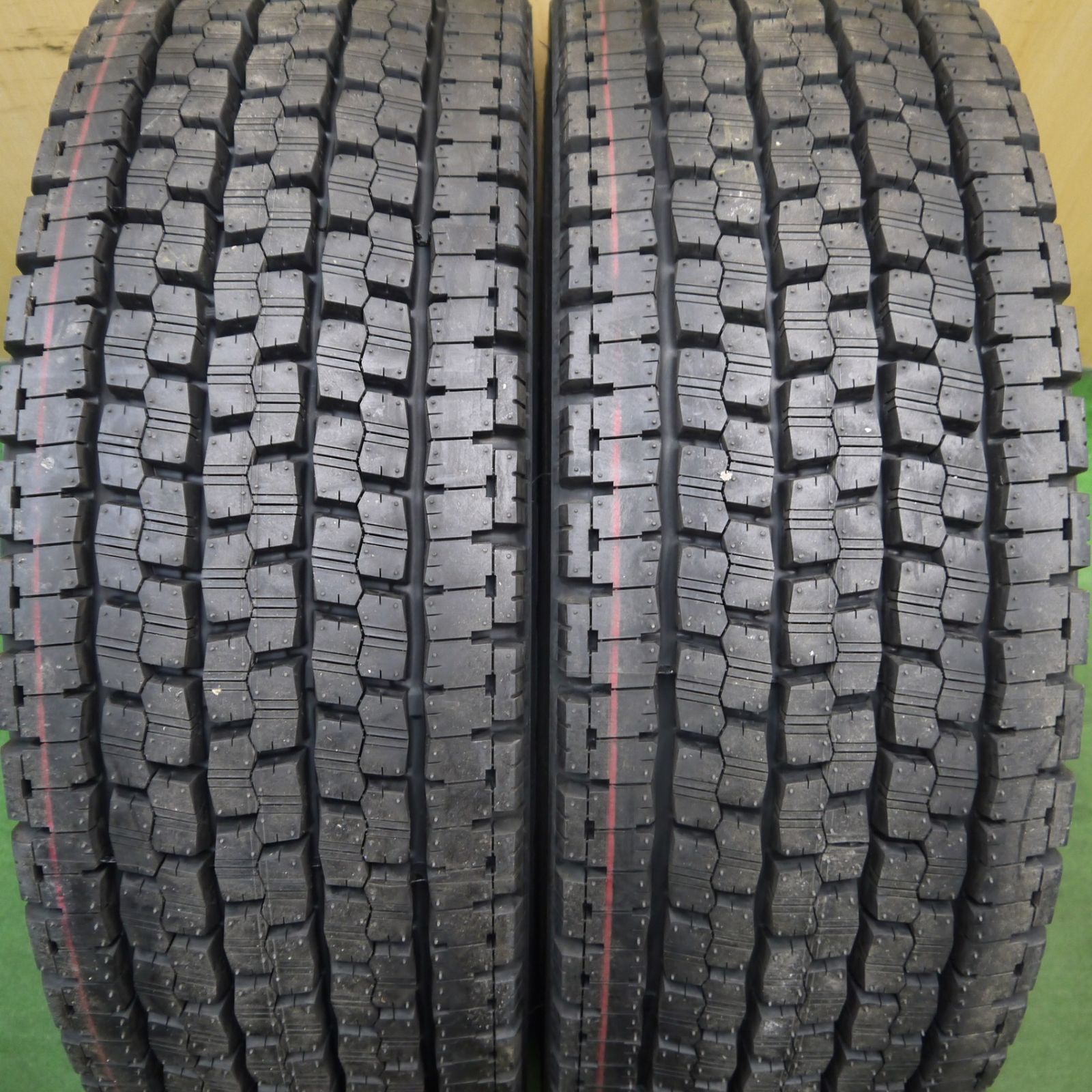 23年 2本 トラック タイヤ 245|70R19.5 136|134J スタッドレス ブリヂストン W999 19.5インチ 5061104KKスタ