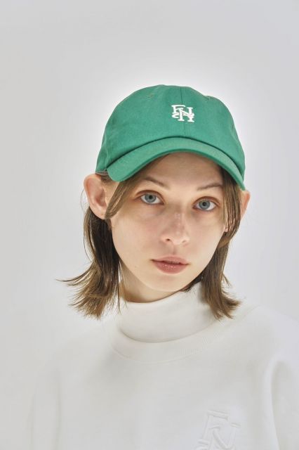  ブラック グリーン ホワイト 黒 緑 白 キャップ帽 帽子 スポーツ ゴルフウェア レディース かわいい シック 20代 初ラウンド 普段着 韓国風 日本ブランド エンティ おしゃれゴルフ Golf 春物 ファッションアクセント 調節可能