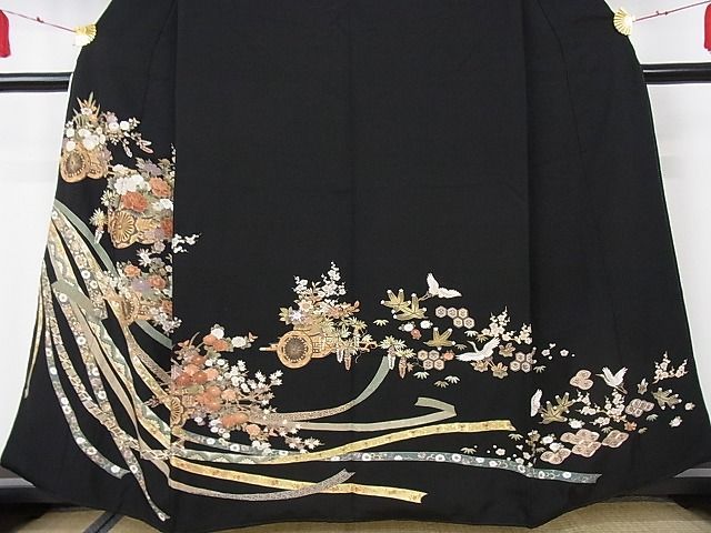 正絹黒留袖五つ紋付比翼仕立て最高級♡豪華♡総刺繍♡蘇州刺繍・汕頭