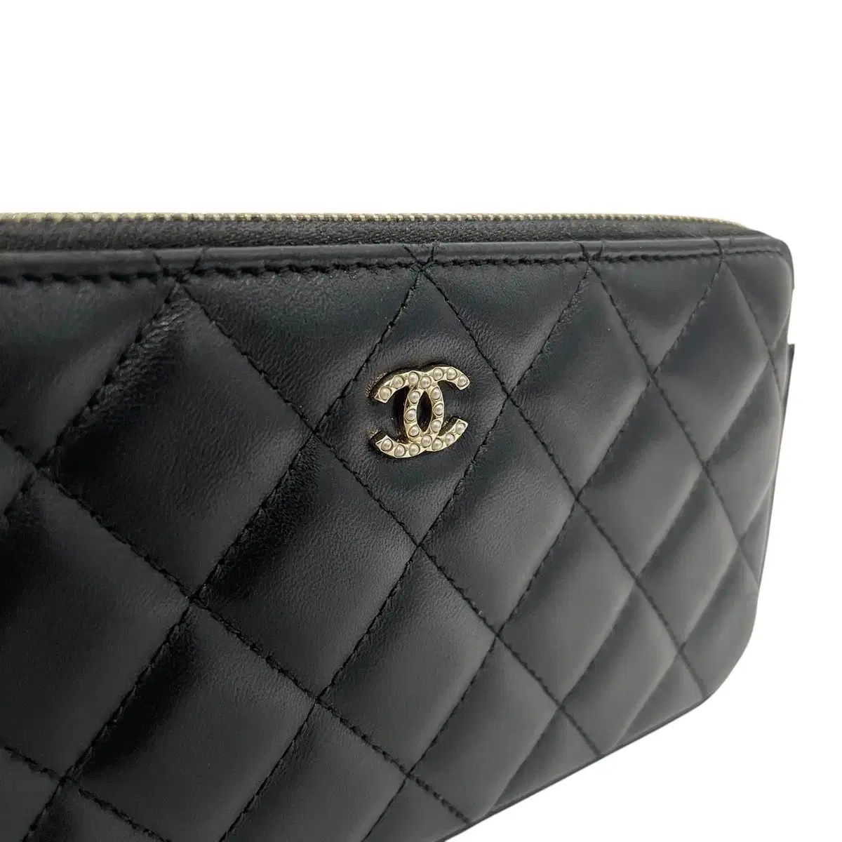 Chanel シャネル