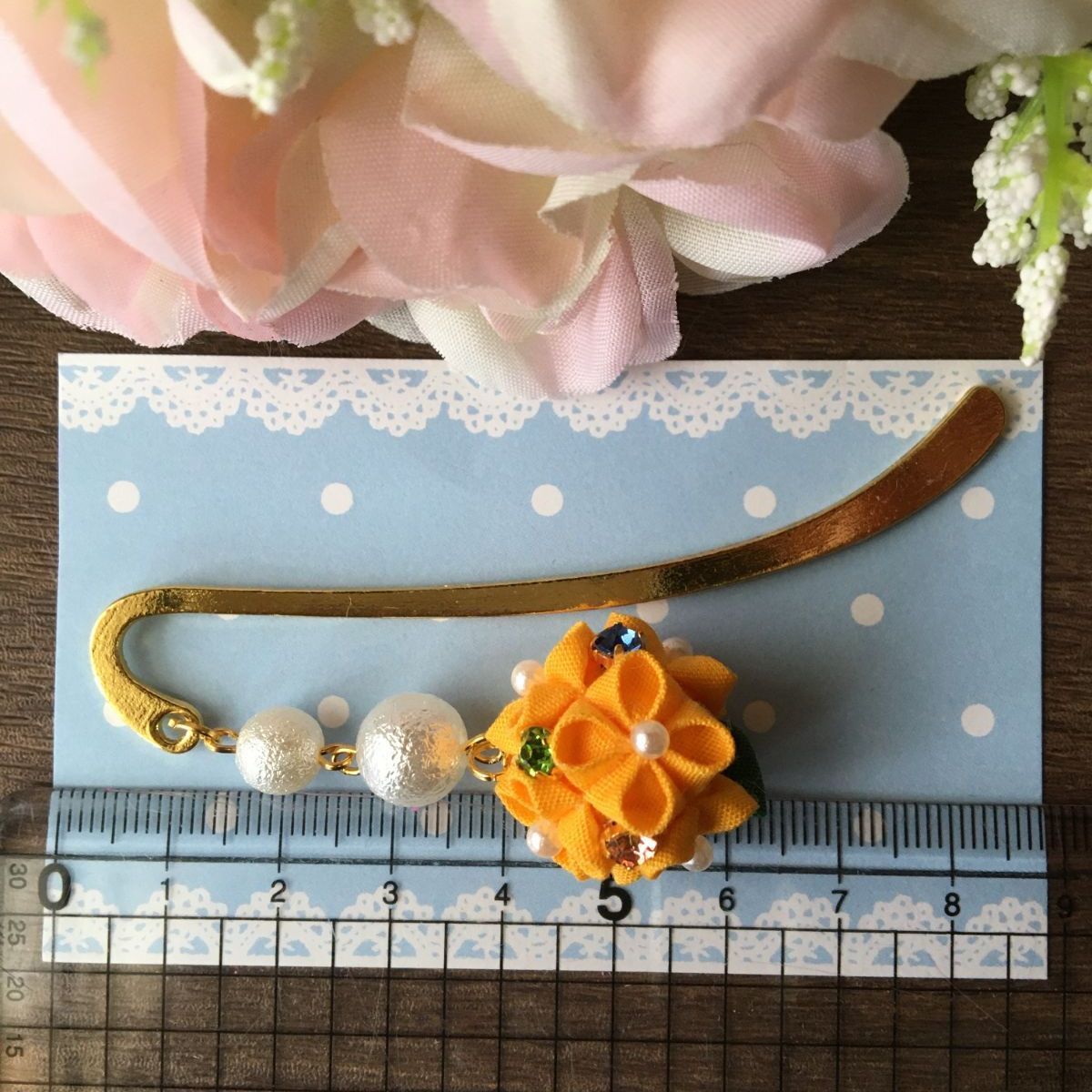 【金木犀様】専用ページです❣️ つまみ細工 金木犀のブックマーカー - メルカリ