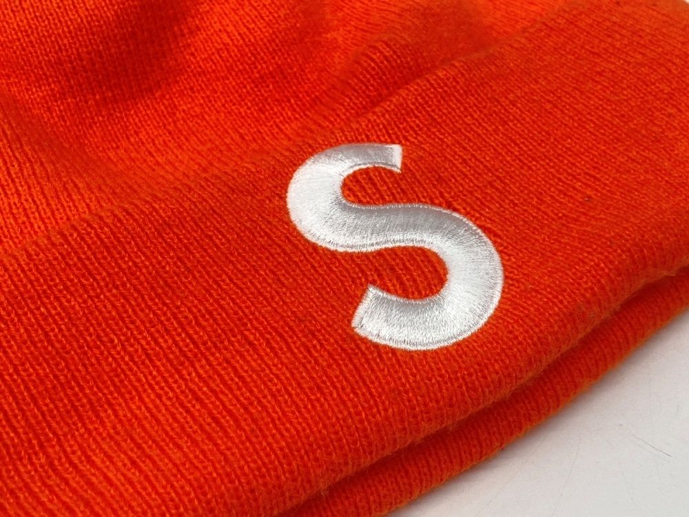 シュプリーム SUPREME S LOGO BEANIE ロゴ ビーニー New Era ボックス