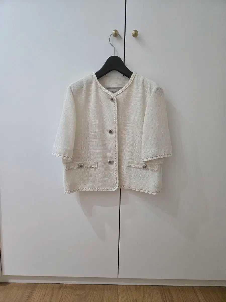 BCBG ビーシービージー クロップドジャケット
