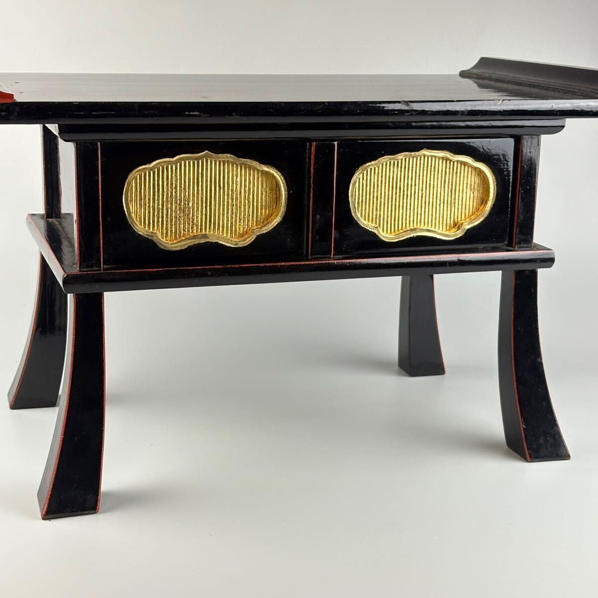 仏教美術 木製 経机 経卓 寺院 仏具 仏壇 前机 前卓 漆塗 金具打 仏教 金彩 伝統工芸