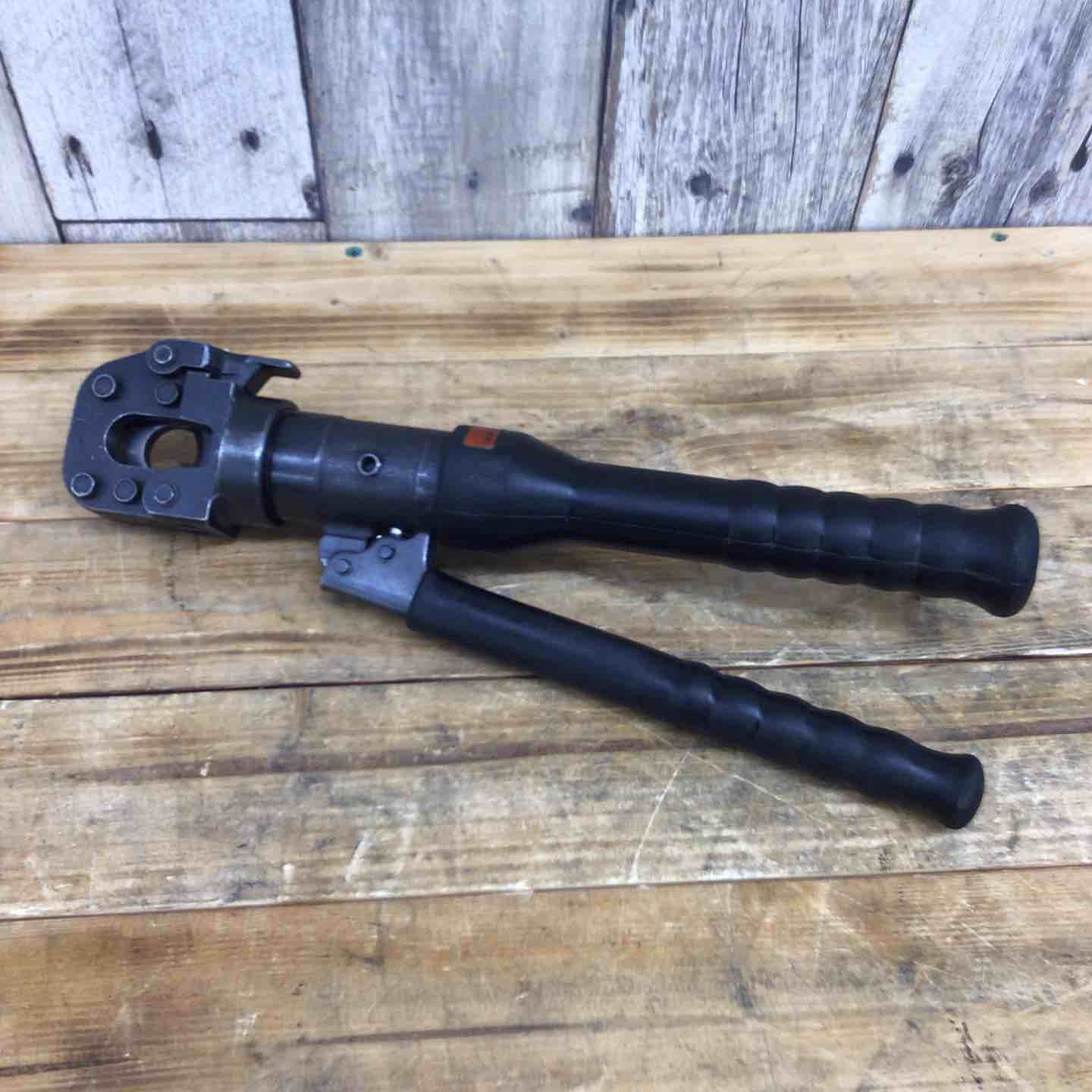 泉精器 IZUMI