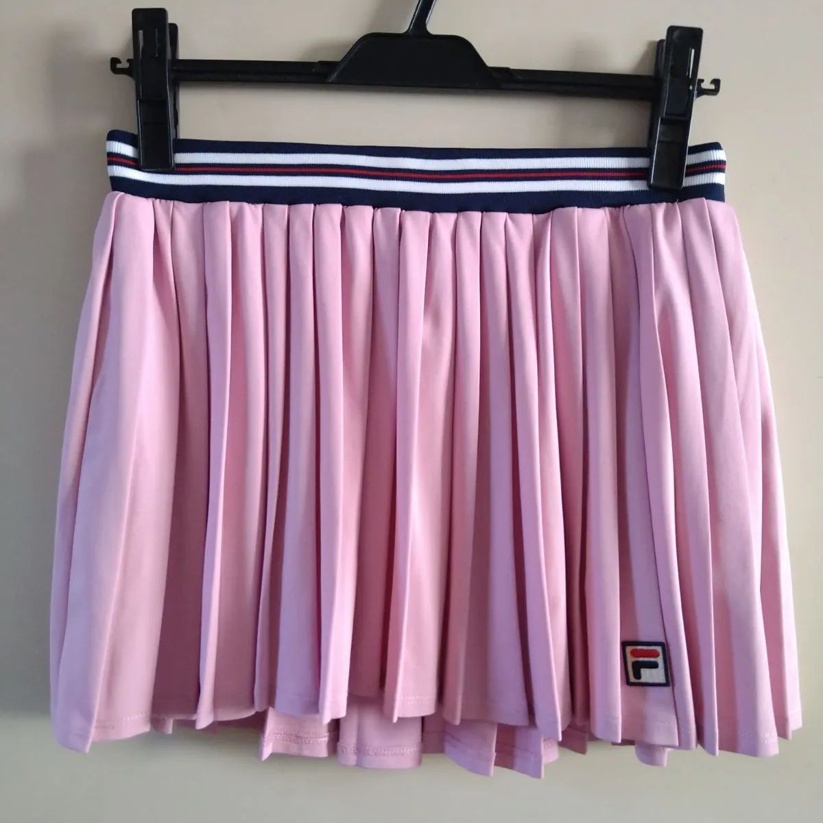 フィラ テニスウェア　ピンク色スコート　Mサイズ　新品