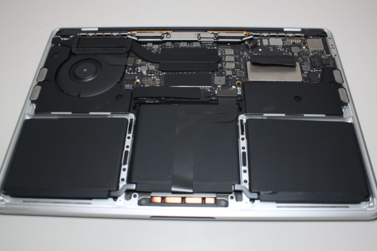 ジャンク品】MacBook Pro（13インチ,2016, Thunderbolt 3ポートx2）④