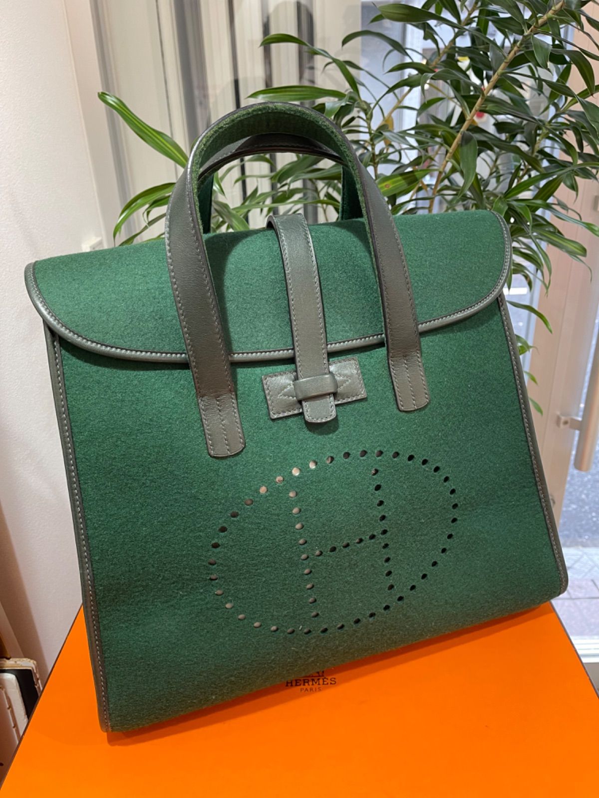 美品】HERMES エルメス フードゥ フェルト×レザー ダークグリーン ゴールド金具 F刻印□ヴィンテージ 中古 トートバッグ ハンドバッグ ボストン バッグ レディース 女性用 メンズ ブランド 本革 レザー カーフ 緑 希少 レア プレゼント バック - メルカリ