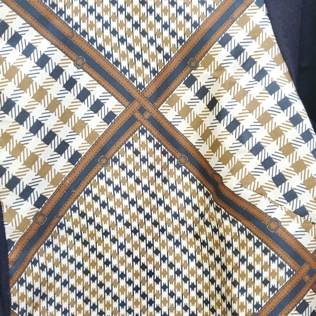 ダークネイビー×アイボリー×マルチ