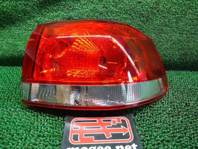 VW ゴルフ DBA-1KCAX 右 テール ランプ ライト レンズ LC9X 009922-06