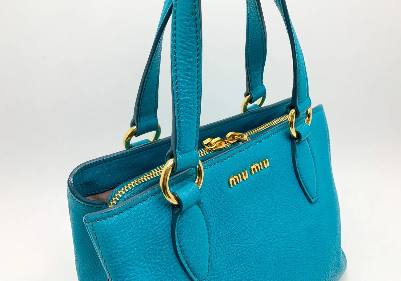 楽天市場】miumiu(ミュウミュウ) VITELLO CARIBU ヴィッテロ