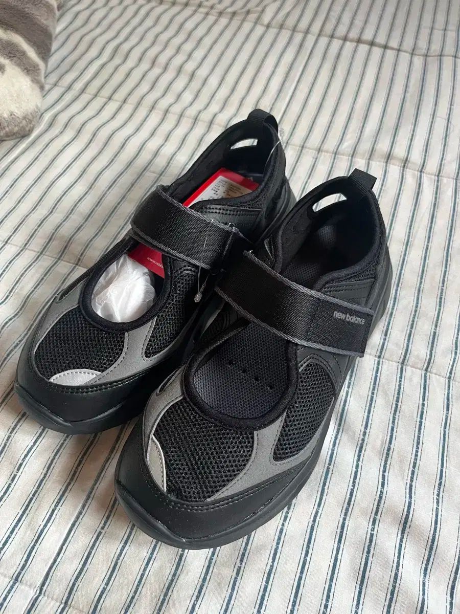 New Balance ニューバランス 2202BK 250