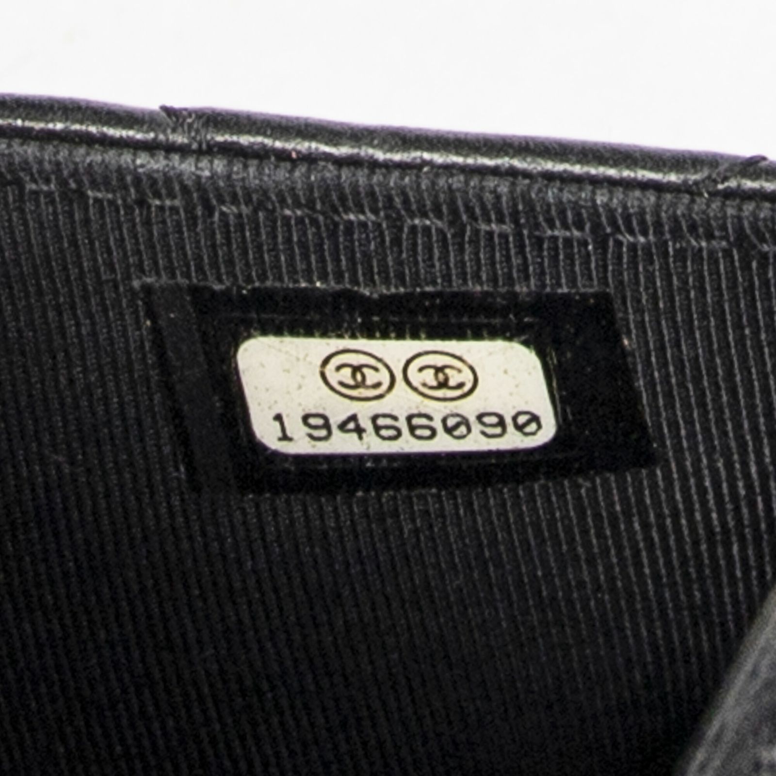 CHANEL シャネルクラシックチェーンウォレット黒マトラッセラムスキンレザーA