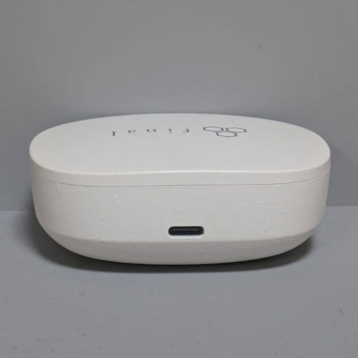 final ZE8000 FI-ZE8DPLTW 充電ケースのみ 白 ホワイト 完全