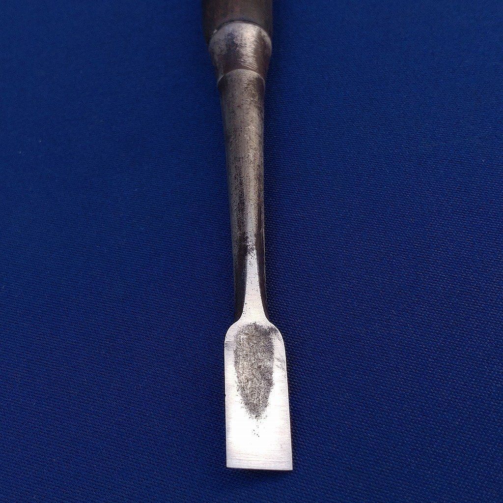 突き鑿 カネ左 12㎜ 全長約257㎜ のみ ノミ 大工道具 工具 日本製