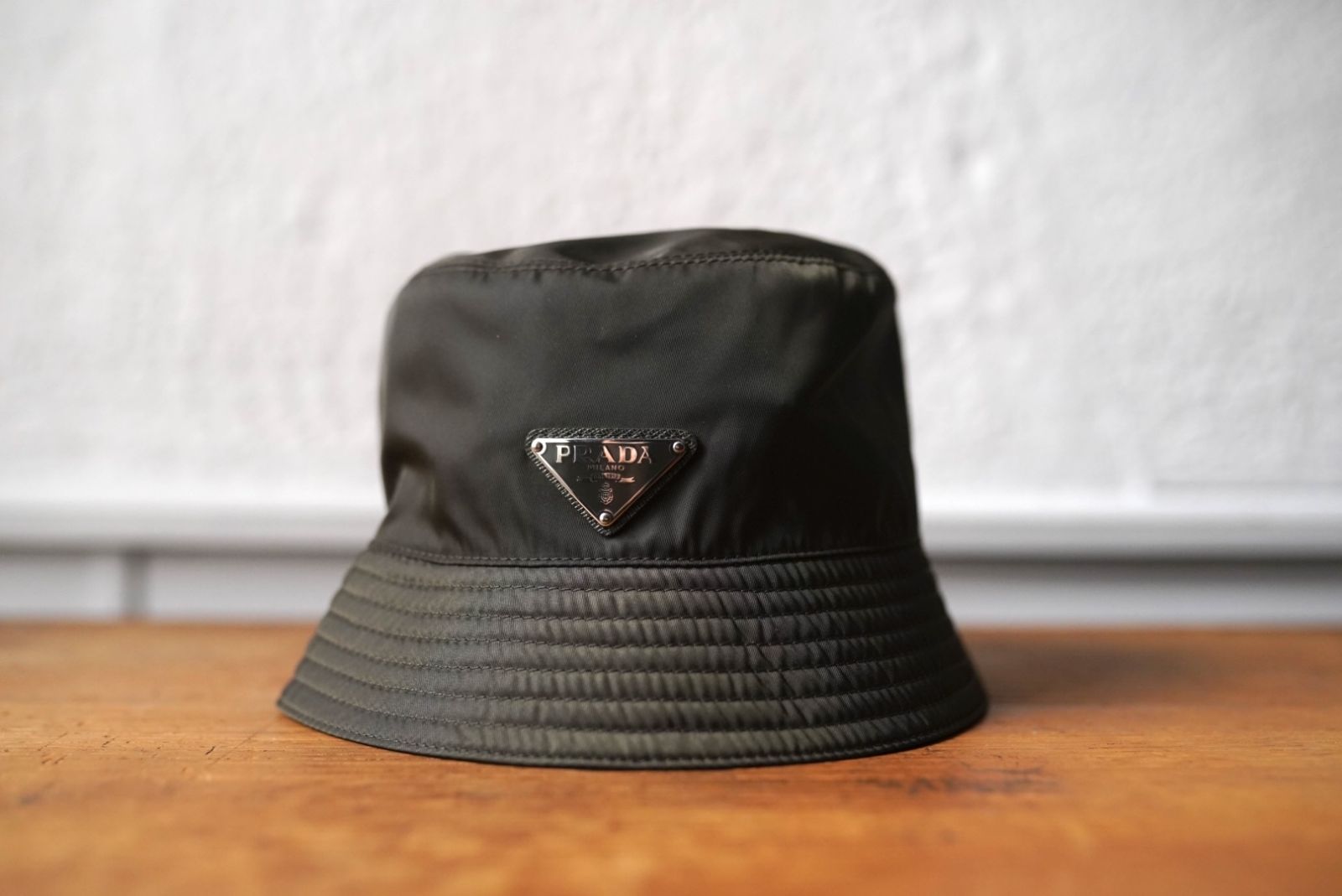 【美品】PRADA ナイロンバケットハット 美品 PRADA プラダ ナイロン バケットハット ブラック 2HC350