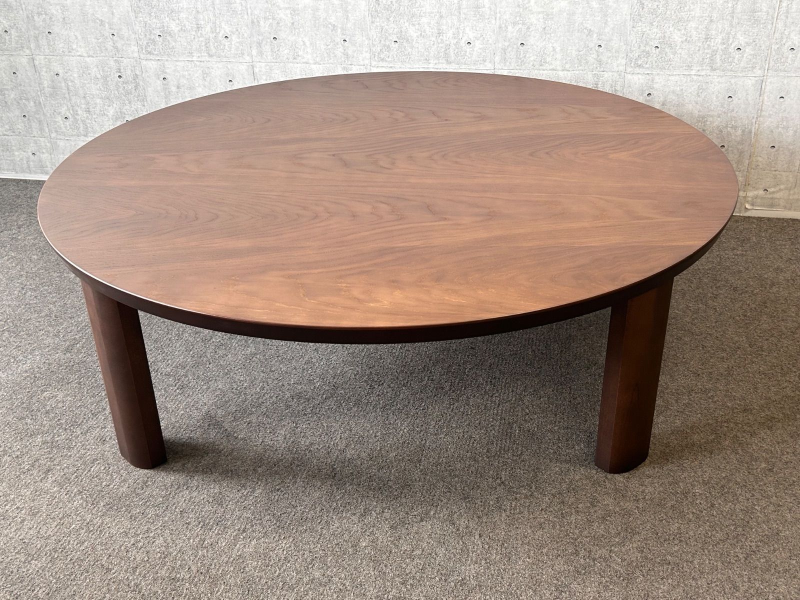 円形 アウトレット