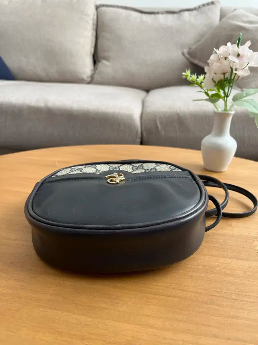 GUCCI グッチ