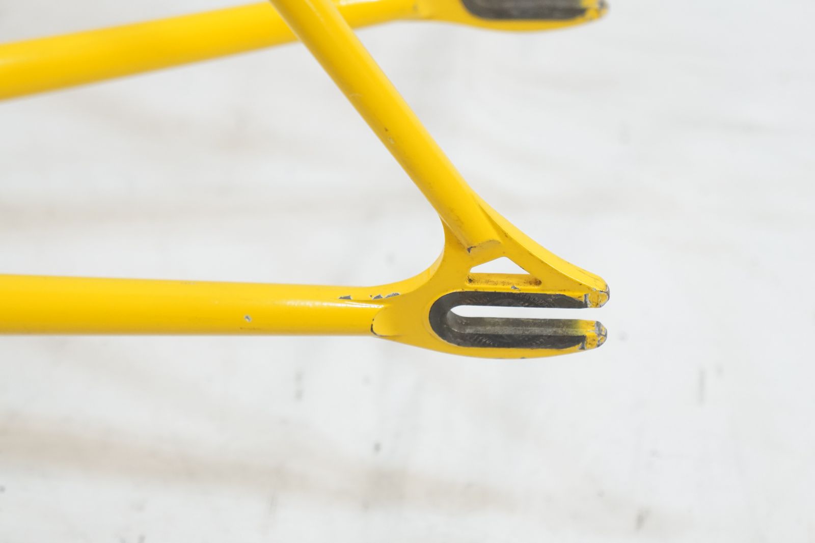 ピストフレーム