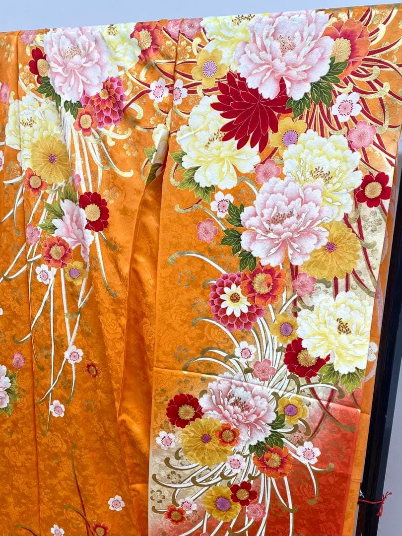 振袖 仮絵羽 舞台衣装 正絹 金彩 刺繍 紋意匠 牡丹 未仕立て品 八掛付き 振袖 仮絵羽 舞台衣装 正絹 刺繍 金彩 紋意匠 未仕立て品 八掛付き