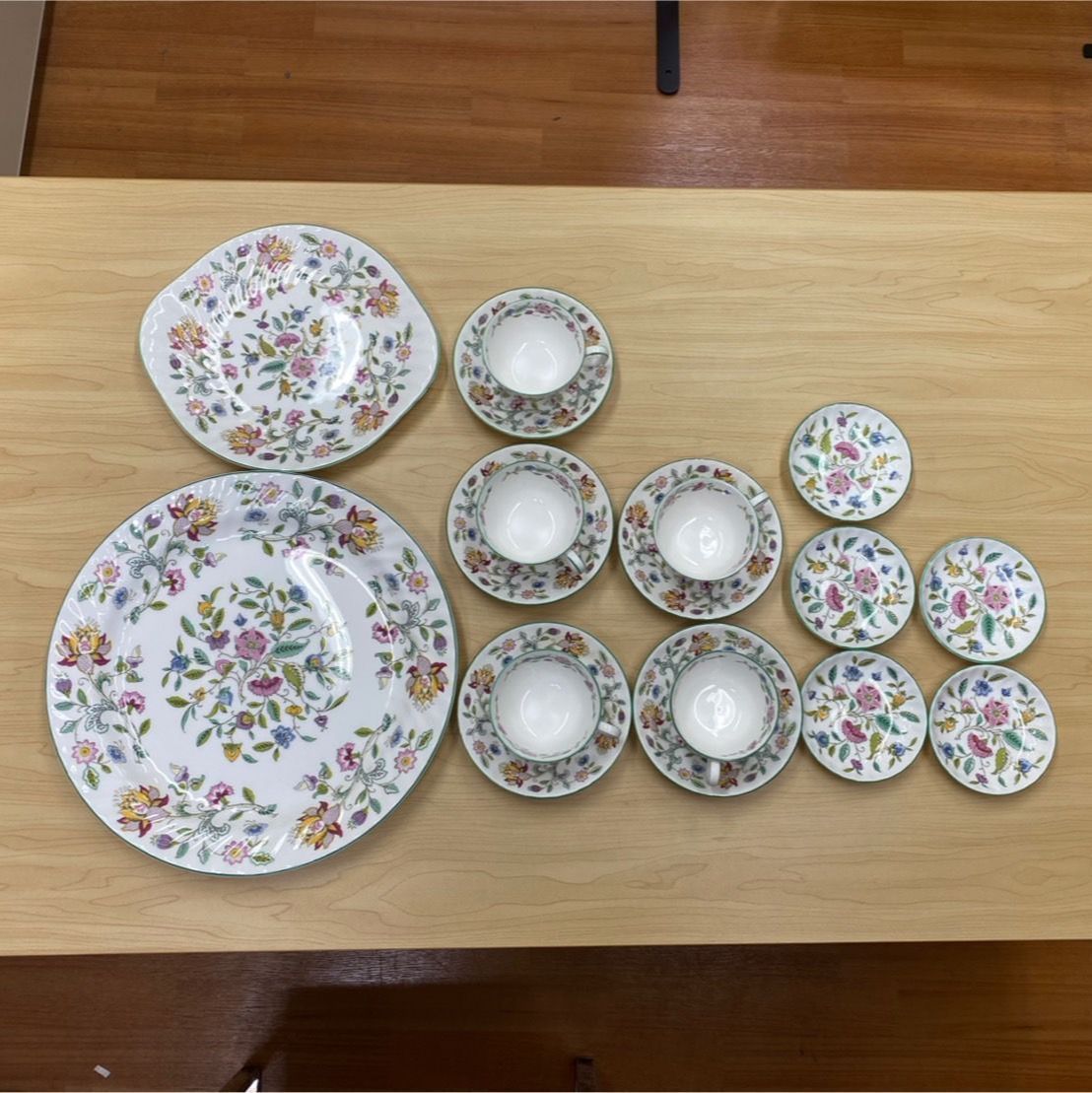 源右衛門】古伊万里の伝統 日本の銘窯 源右衛門作 青磁染付四方花地紋