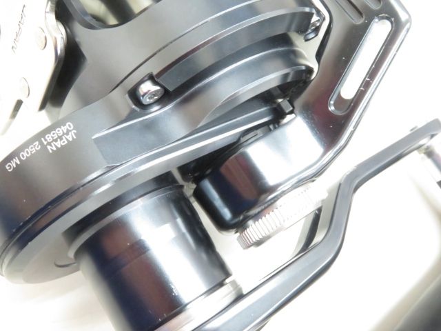  シマノ 24オシアジガー LD 2500 MG 03 氷入れ フライフック その他 リール