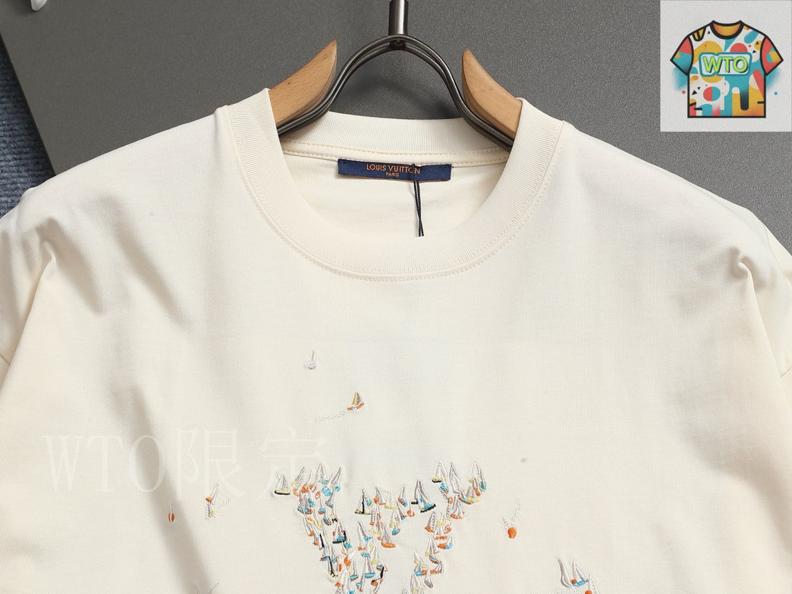 【繊細なヨットの刺繍がアクセントに◎】ルイヴィトン★フーディ 繊細なヨットの刺繍がアクセントに◎】ルイヴィトン☆フーディ