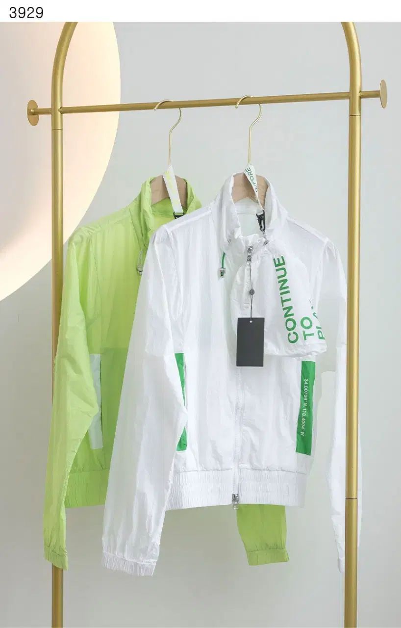 レディースゴルフウェア FEATHERWEIGHT WIND BREAKE