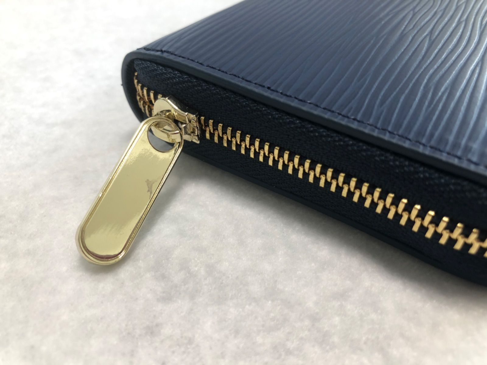 低価格 新品 長財布 ブルー レザー メンズ レディース エピ柄