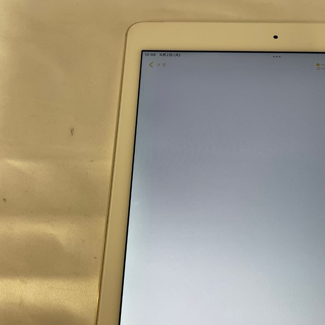 ☆【中古品】iPad Air2 Wifi + Cellular 64GB MH172J/A ゴールド docomoキャリア版 - メルカリ