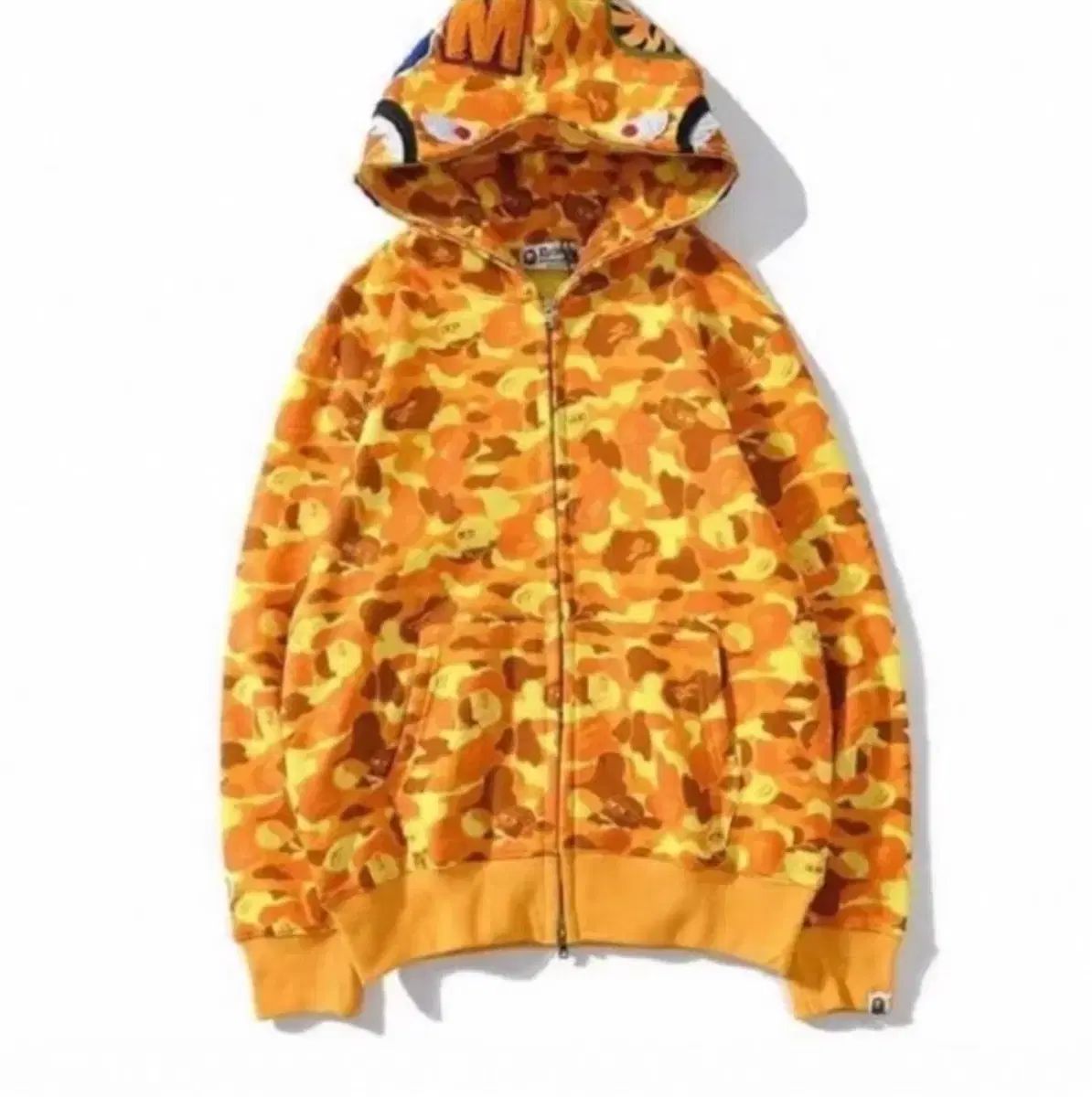 A BATHING APE(アベイシングエイプ) カモフラ シャーク フード
