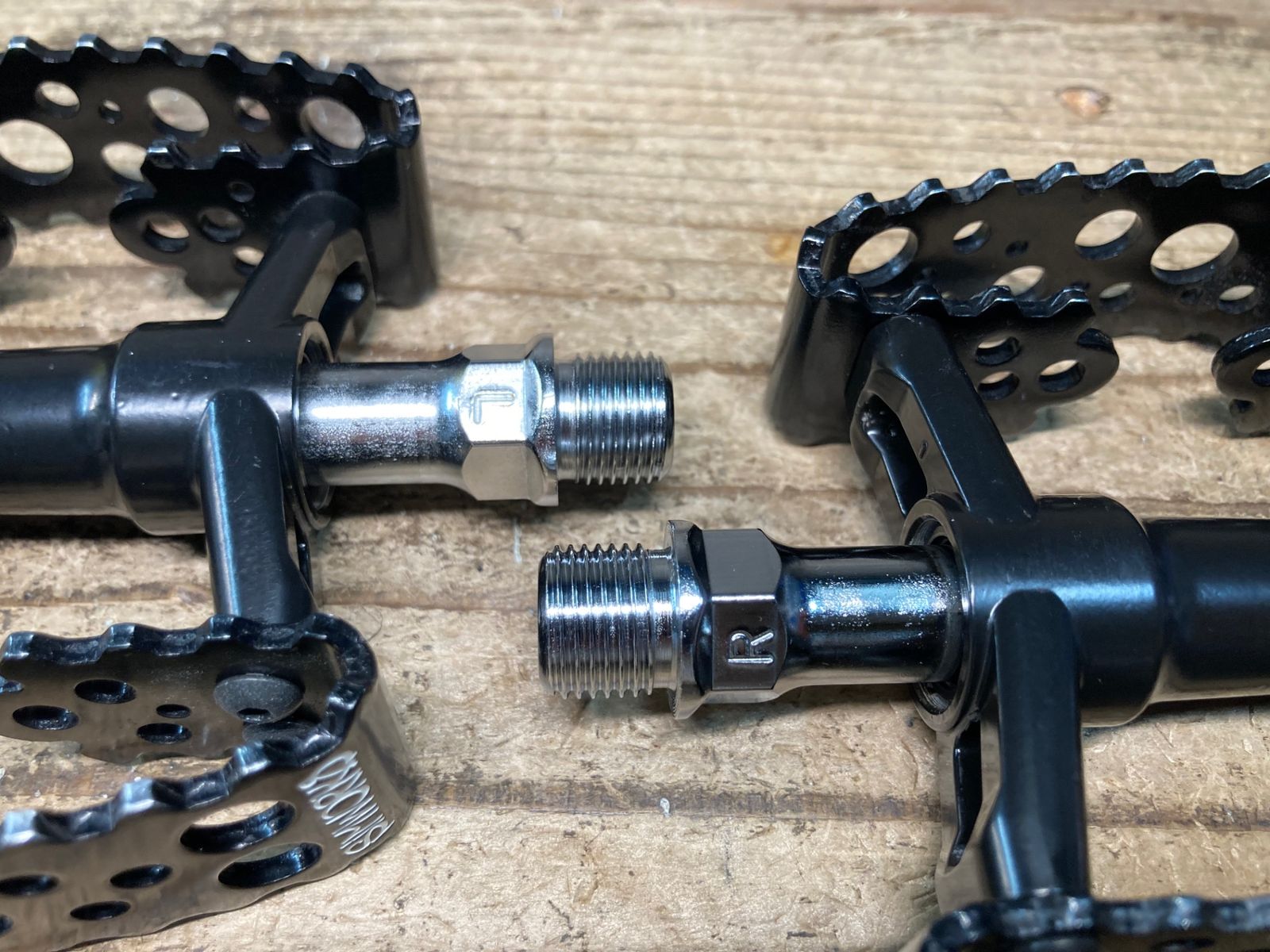 BUBBLY フラットペダル