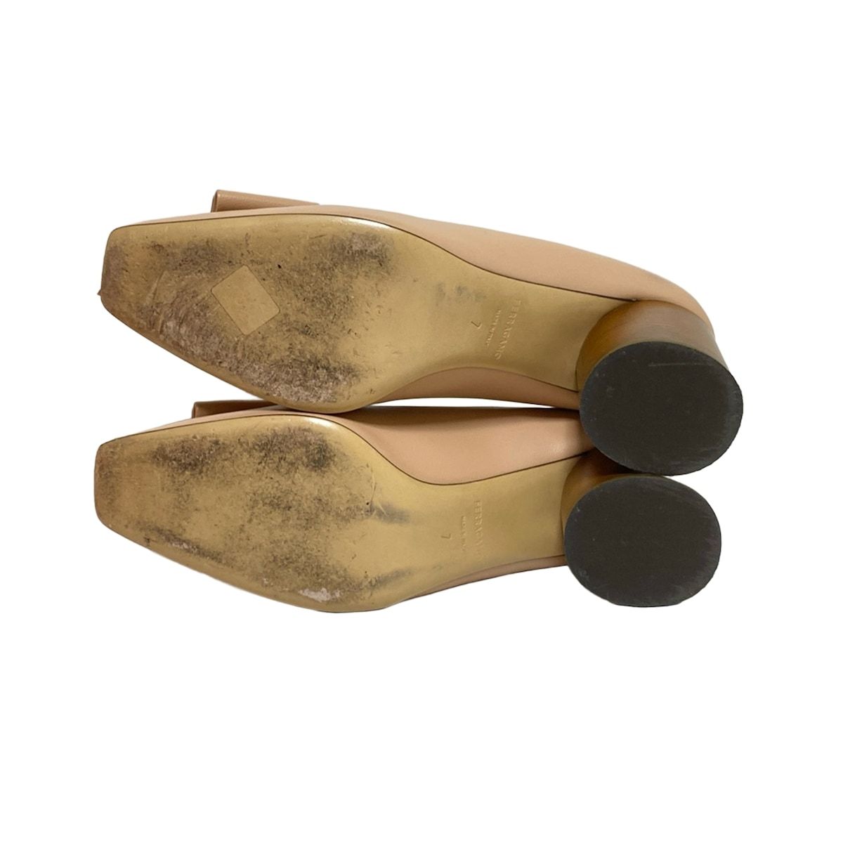 ベージュ レザー