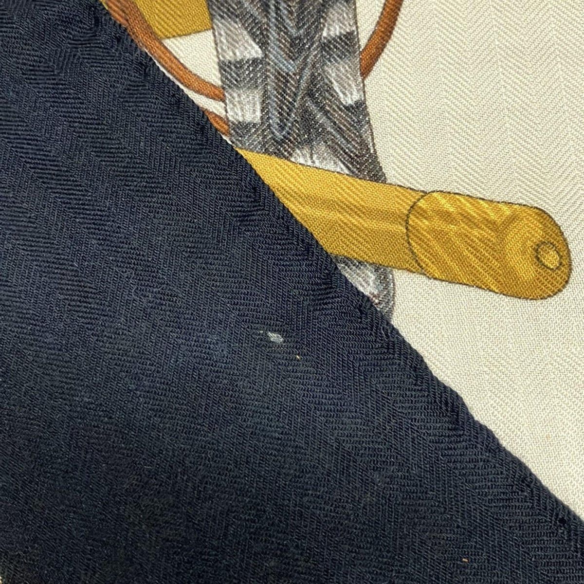 ベージュ×黒×マルチ LES