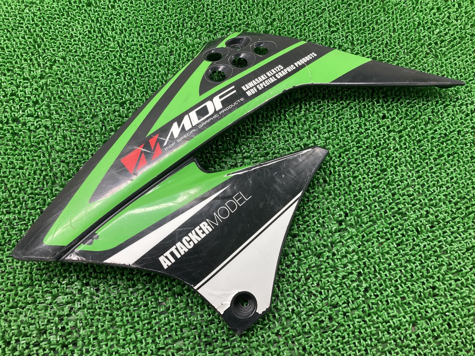 カワサキ KLX250 シュラウド 左右 黒 49089-0016/49089-0017