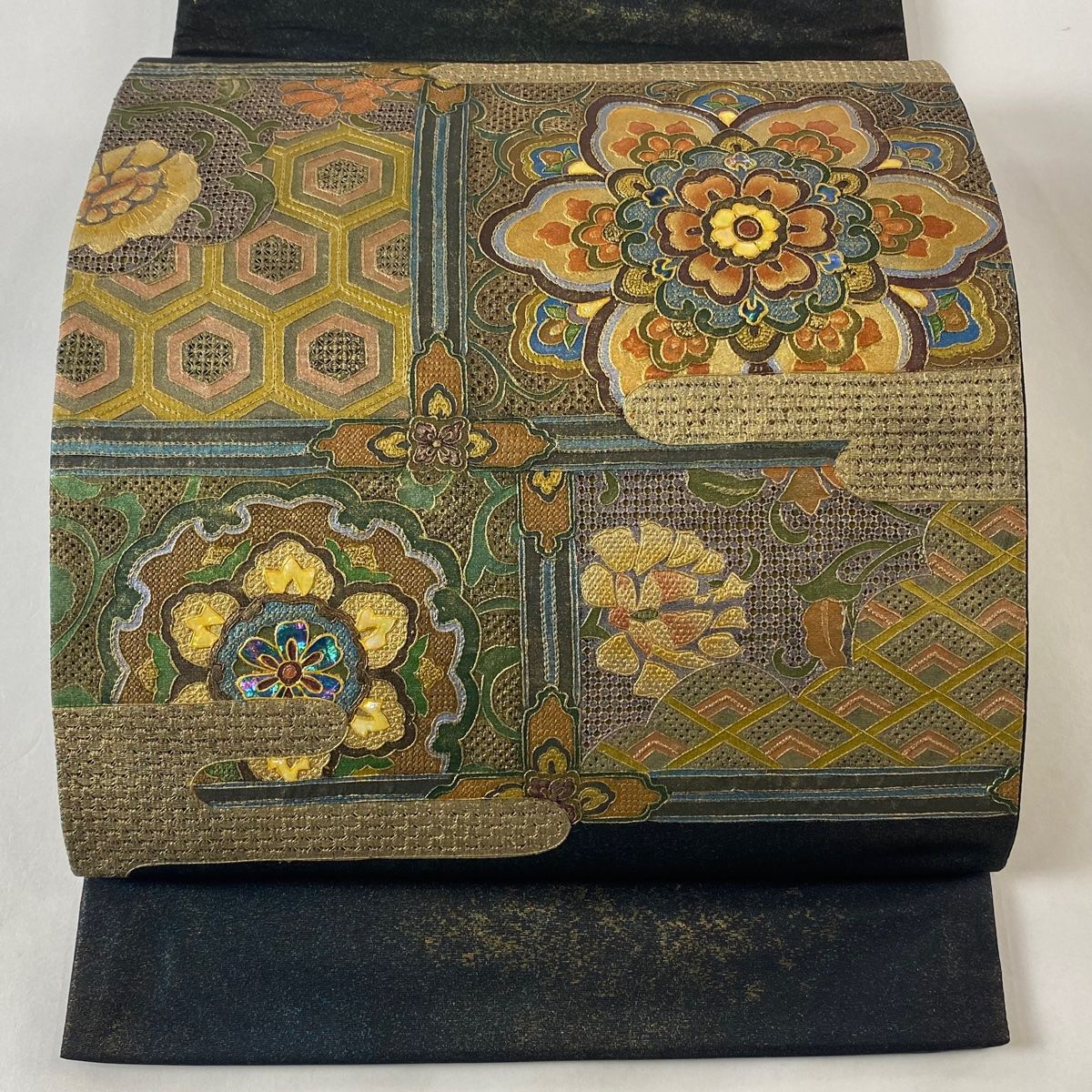 多色刺繍の袋帯　正絹　お太鼓柄 袋帯 逸品 お太鼓柄 正絹 【中古】の通販 by バイセル ラクマ店
