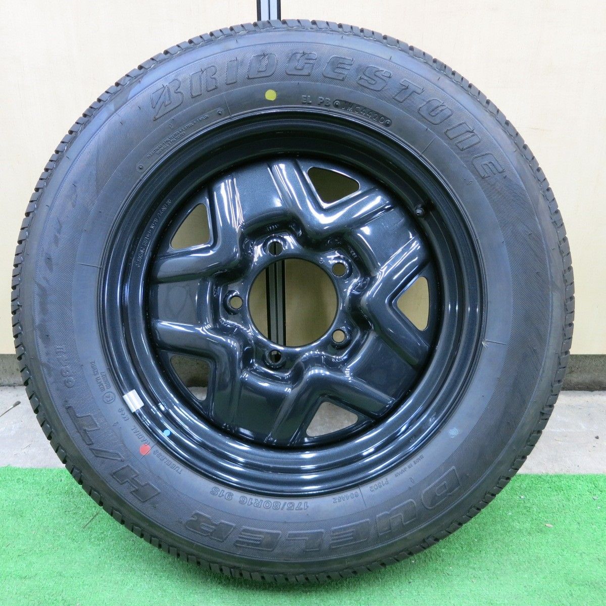 デューラー　ジムニー純正　175/80R16 9分山以上　4本2個口発送　② デューラー ジムニー純正 175/80R16 9分山以上 4本2個口発送 ②